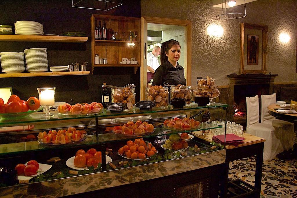 La Bussola Da Gino Hotell Quarrata Exteriör bild
