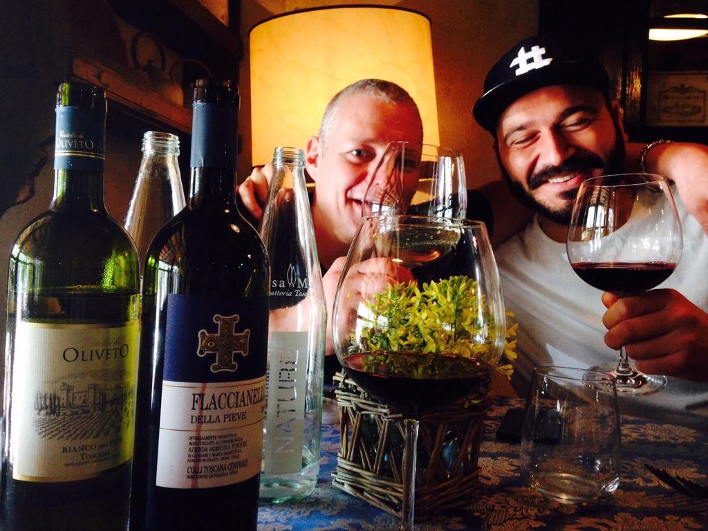La Bussola Da Gino Hotell Quarrata Exteriör bild