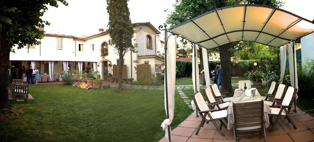 La Bussola Da Gino Hotell Quarrata Exteriör bild